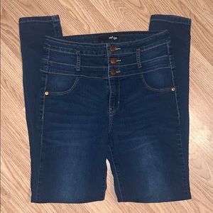 Hi-waisted super skinny jeans 👖